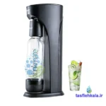دستگاه سودا ساز و نوشابه ساز آی سودا درینک میت Drinkmate مشکی در کنار یک لیوان سودا لیمویی